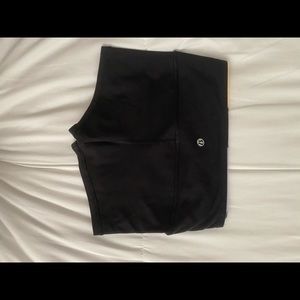 Reversible lululemon short shorts